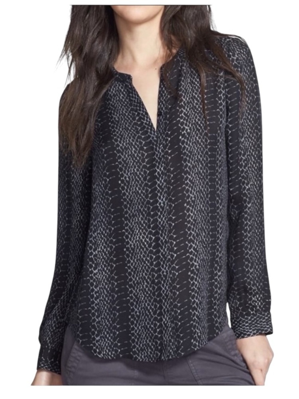 Joie Women’s Silk Black Animal Printed Long Sleeve V-Neck Blouse size large